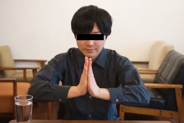 일본의 한 블로거가 화난여친이 뿌린 물을 막는법을 개발.gif | 인스티즈