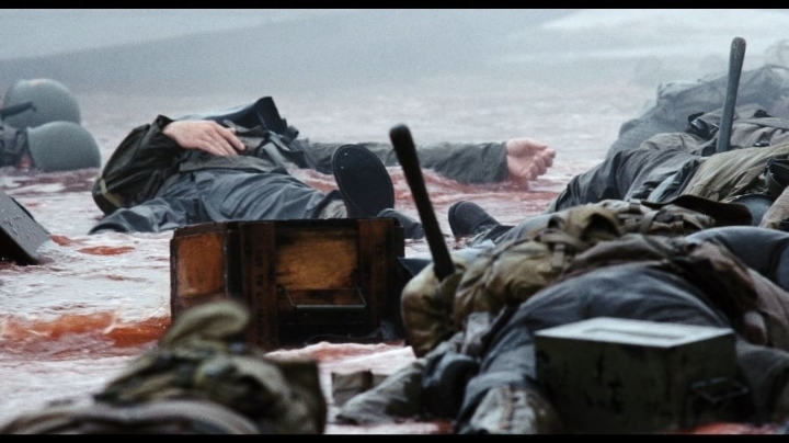 너무 리얼하게 만들어서 관객들의 트라우마를 건드린 영화 | 인스티즈