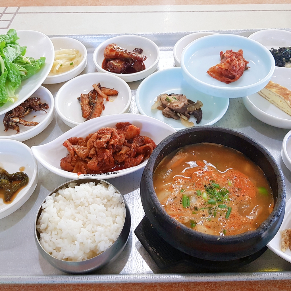 7000원 1인 밥상 혜자다 vs 아니다 | 인스티즈