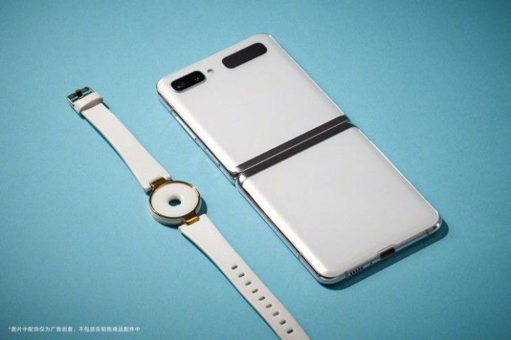 갤럭시Z플립 5G 미스틱화이트 색상.JPG | 인스티즈