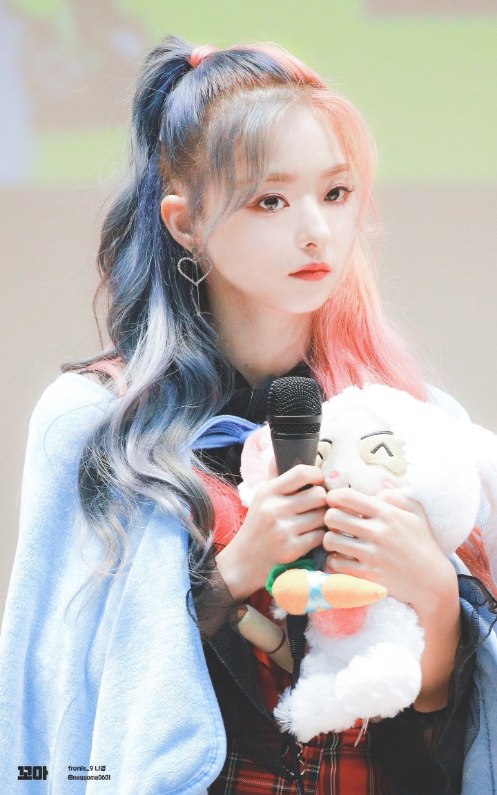 캠퍼스에 흔히 있을 것 같은 프로미스나인 이나경 | 인스티즈