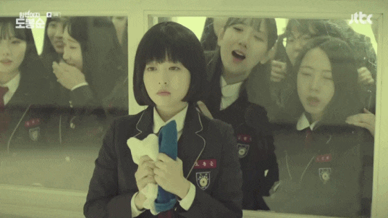 나이가 차서 이제 교복연기는 무리일 거라는 박보영.jpgif | 인스티즈