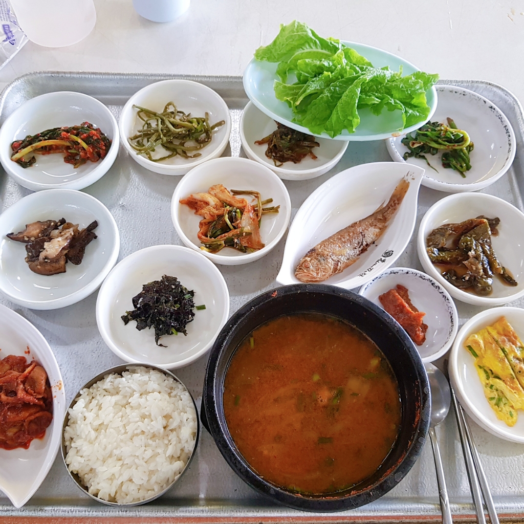 7000원 1인 밥상 혜자다 vs 아니다 | 인스티즈