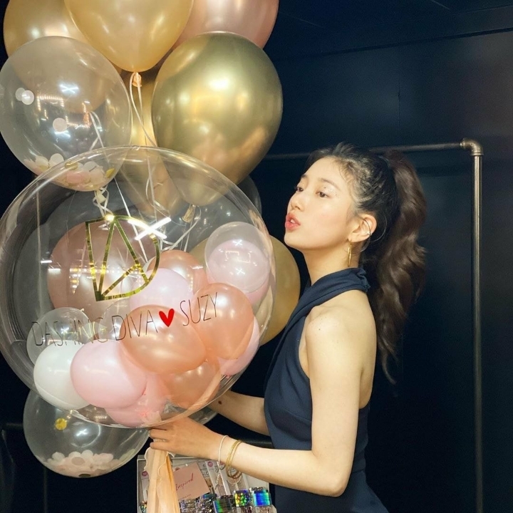 한때 홀터넥만 주구장창 입혔던 수지 코디.jpgif | 인스티즈