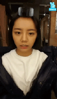 브이앱 중에 혜리 코 터는 스타일리스트.gif | 인스티즈