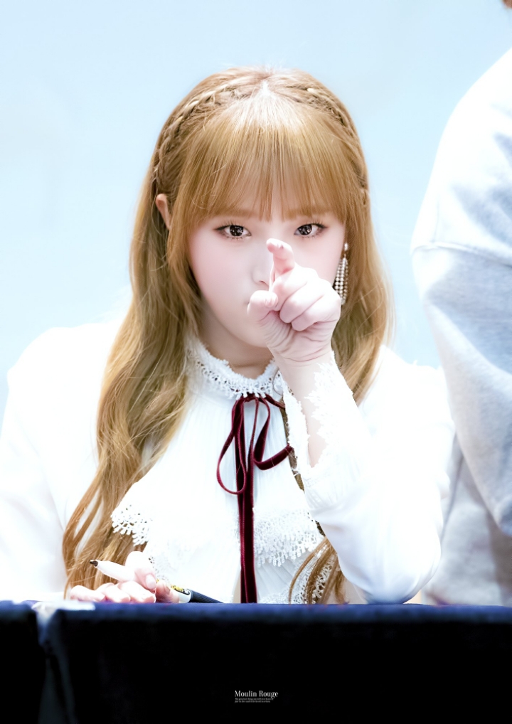 아이즈원 최예나의 이쁘고 떽띠하고 커여운 사진모음 | 인스티즈