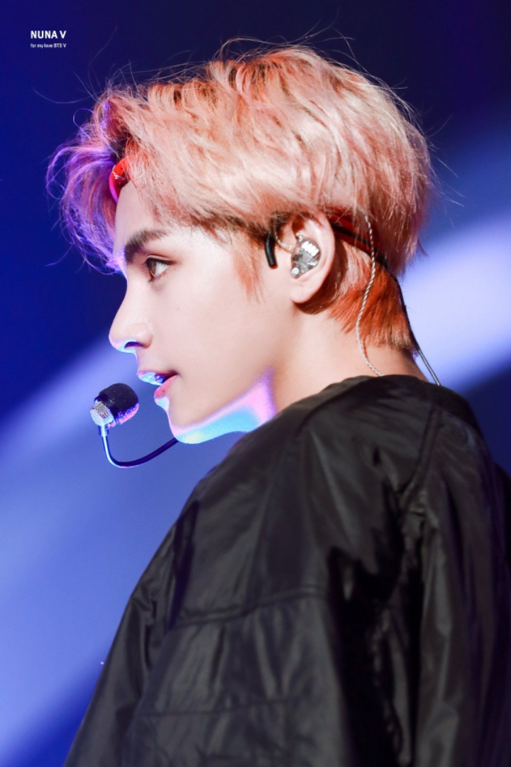 방탄소년단 뷔의 옆모습 | 인스티즈
