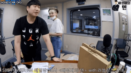 놀려먹다가 러블리즈 지애한테 뚜까맞는 배성재.gif | 인스티즈