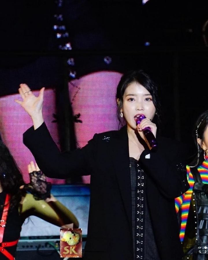 홍콩 콘서트 아이유 .gif | 인스티즈
