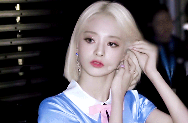 아주 오랜만에 찾아오는 프로미스나인 이나경🐥 | 인스티즈