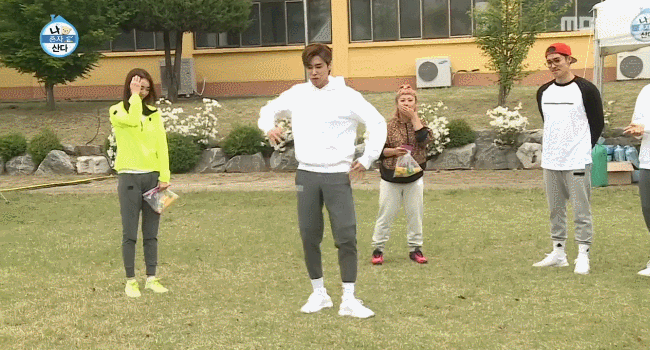 [나혼자산다] 유노윤호 열정댄스를 본 여성회원들 반응.gif | 인스티즈