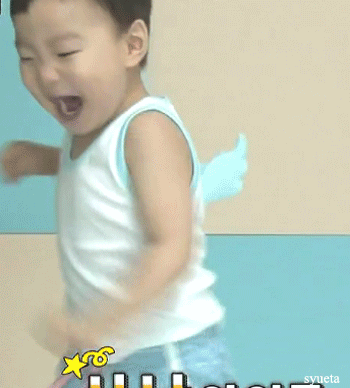 삼둥이랑 즐겁게 놀아주는 송일국.gif | 인스티즈