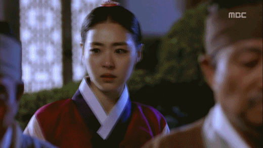 이연희가 이유비로 변하는 장면.gif | 인스티즈