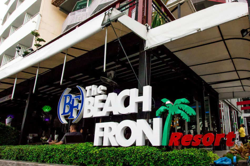 파타야 비치 프론트 리조트 The Beach Front Resort