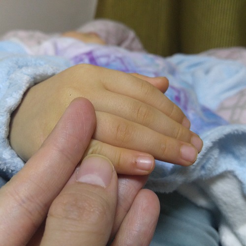 5살 육아일기: 손가락을 조금 다쳤어요