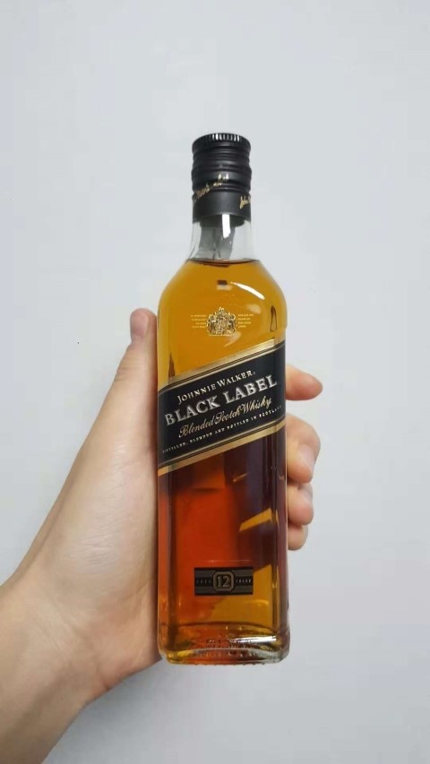 【ウイスキー】 たくさんの人に長く愛されるウイスキー - ジョニーウォーカーブラックラベル(Johnny walker Black Rabel)