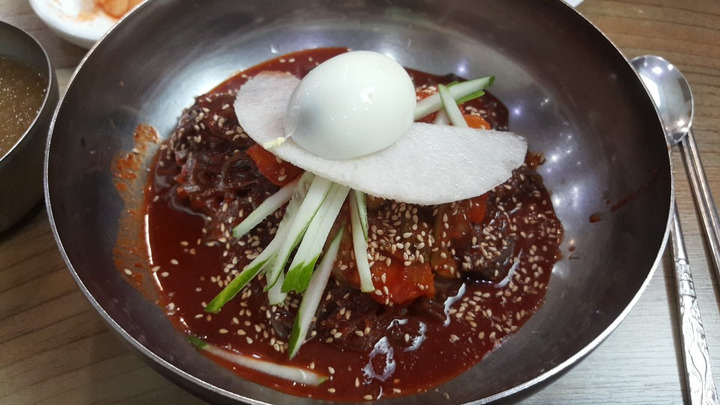 [韓国]ミカンおっさん　ご飯日記　3.　光州広域市　クズ(葛)冷麺　水冷麺/ビビム冷麺