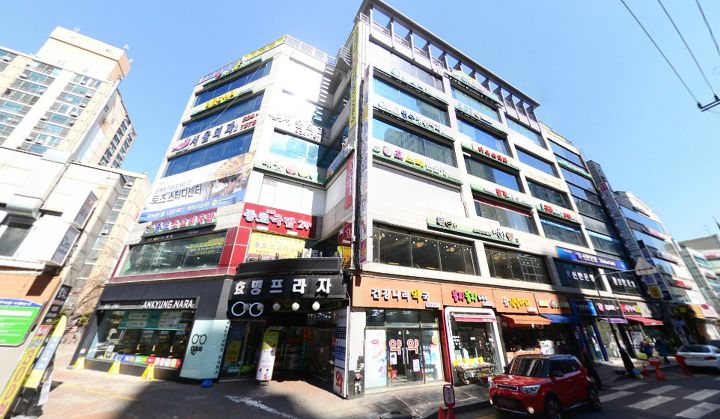https://1boon.kakao.com/realty/59aea9516a8e5100011241ff 단지 내 상가는 절대 사지 마라, 딱 하나만 빼고" | 1boon