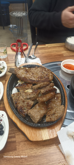 원시인마늘떡갈비 이미지