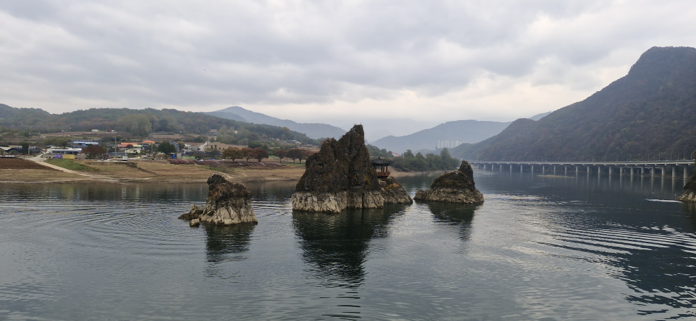 도담삼봉 이미지