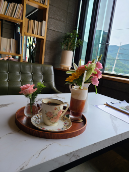 카페아우룸 이미지