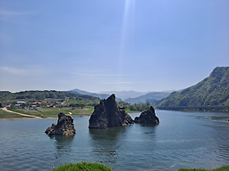 도담삼봉 이미지