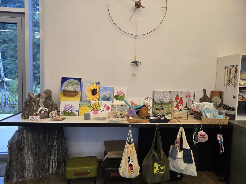 카페오무아무아 이미지