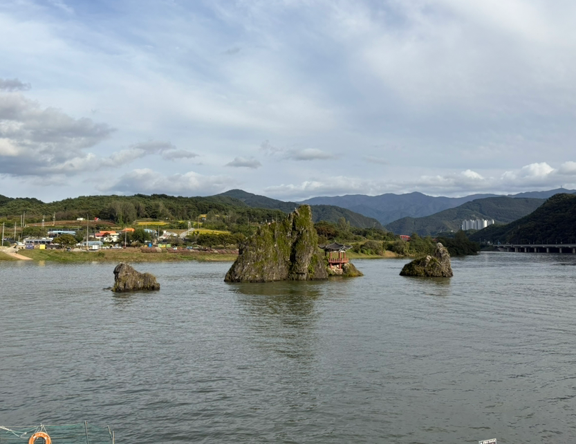 도담삼봉 이미지