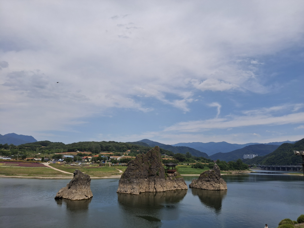 도담삼봉 이미지