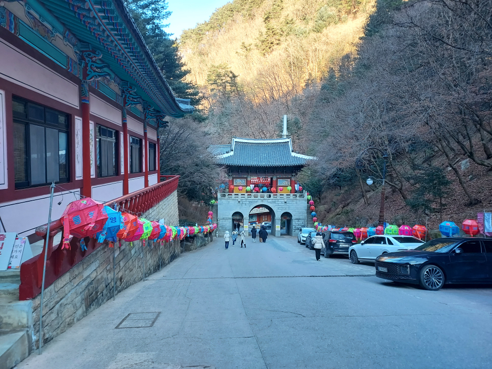 구인사 사천왕문 이미지