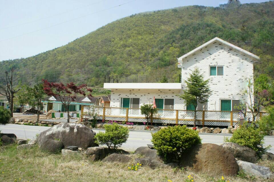 봄여름가을겨울펜션 이미지