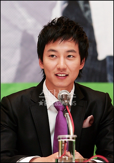 이한 이미지