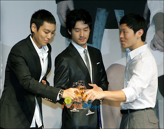 탑(TOP) 이미지