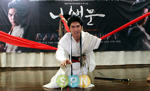 아쿠스튜디오 이미지