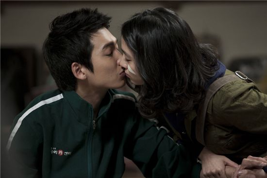 끌리다 이미지