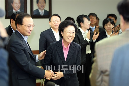 위로 이미지