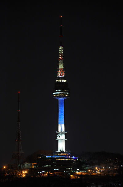 파란조명 이미지