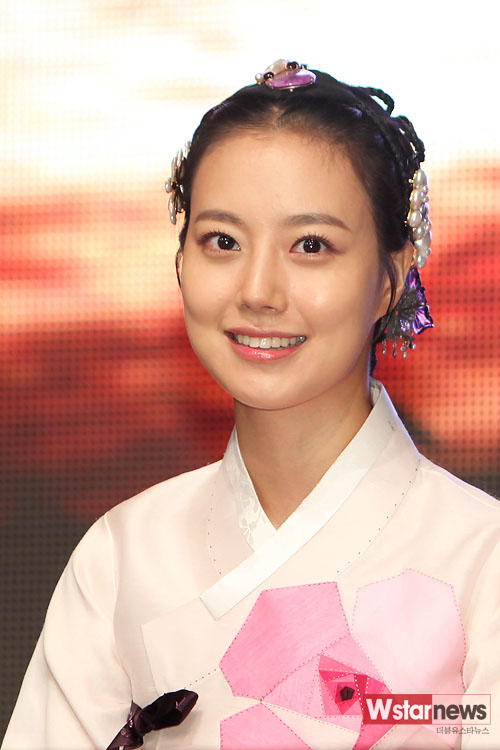 장미한복 이미지