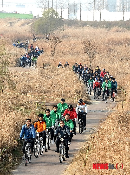 달리는자전거 이미지