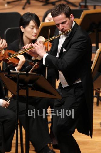 빈필 이미지