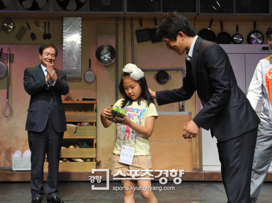 원포원(One for one) 이미지