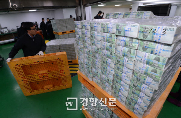 돈다발 이미지