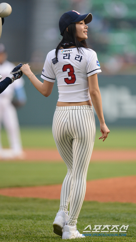 더클라라 이미지