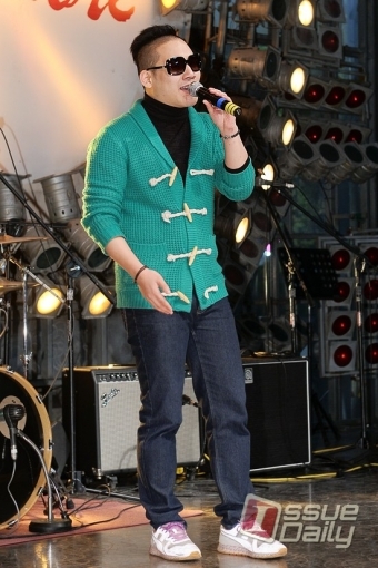 니어블루(Near Blue) 이미지
