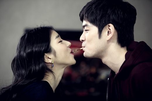 아이유 본격 부들부들 거리게 할수 있는 사진 | 인스티즈