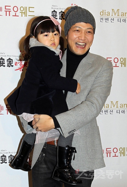 딸만셋이예요 이미지