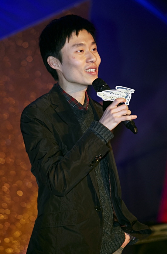 온리유 이미지