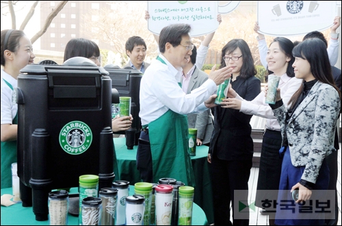 스타벅스 압구정로데오역 이미지