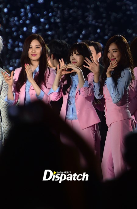 핑크손 이미지