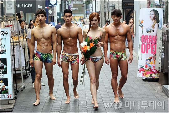 리바이스바디웨어 이미지